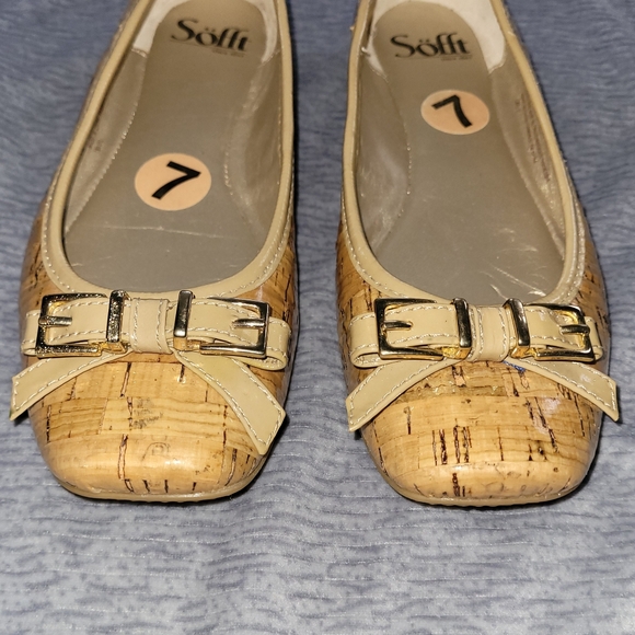 7M | Söfft | Bow-Buckle Cork Flats - Picture 3 of 9